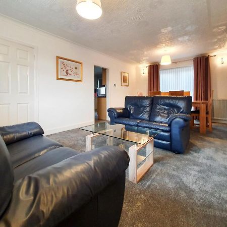 3 Bedroom House Amazon M90 Dunfermline Edinburgh ภายนอก รูปภาพ